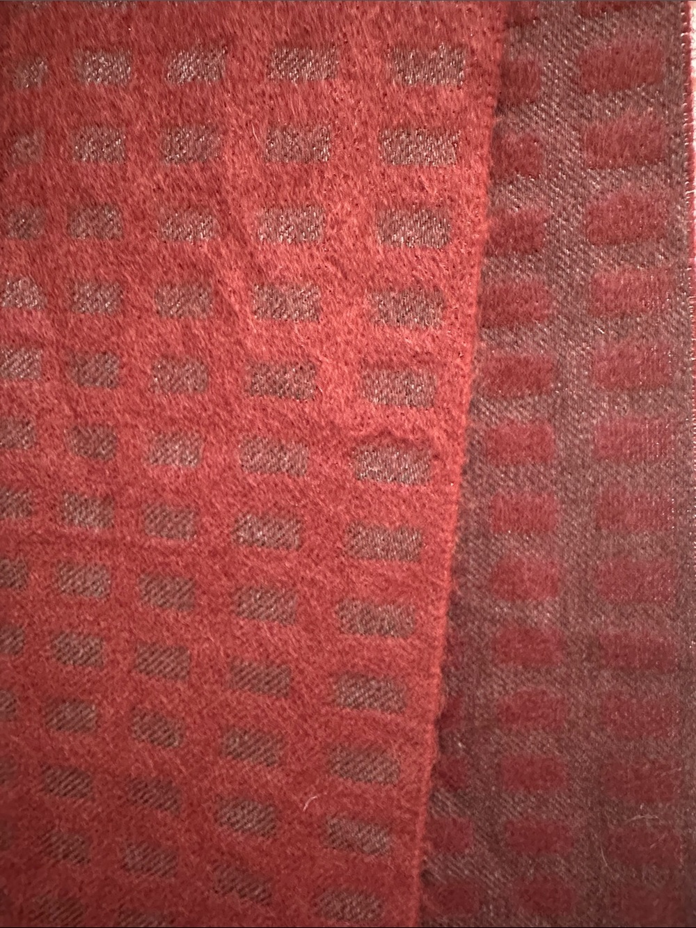 Geoffrey Beene scarfed - Picture 3 of 3